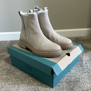 Toms Dakota Boot. Size 7.5